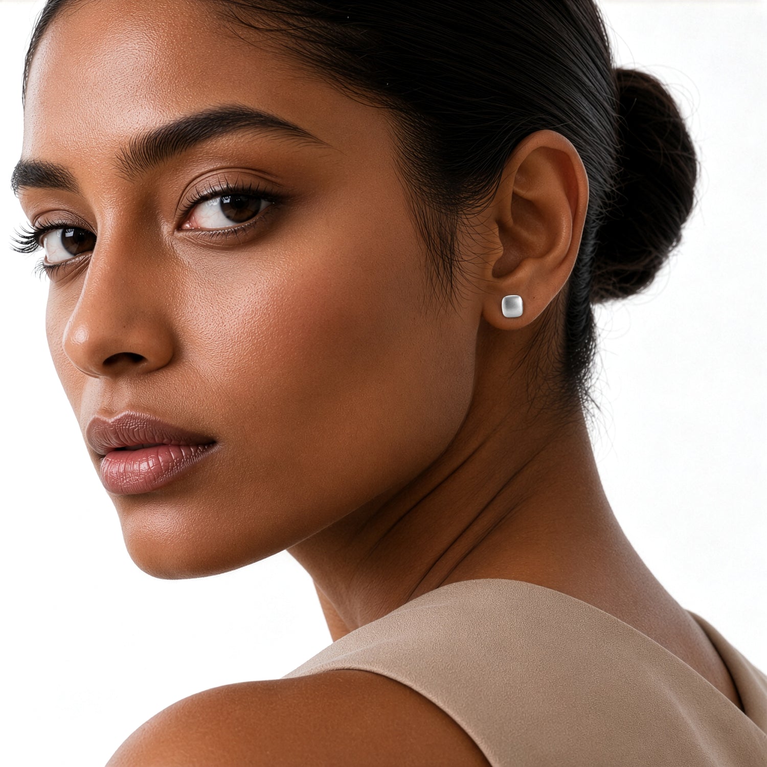 9ct White Gold Satin Cushion Stud Earrings