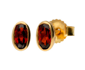 9ct Yellow Gold 5mm Oval Garnet Rub Over Solitaire Stud Earrings 