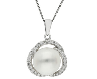 18ct White Gold Pearl & Diamond Fancy Cluster Pendant