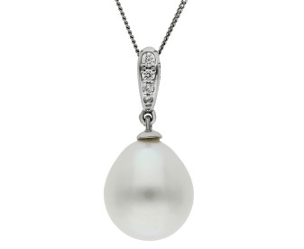 18ct White Gold Pearl & Diamond Pendant