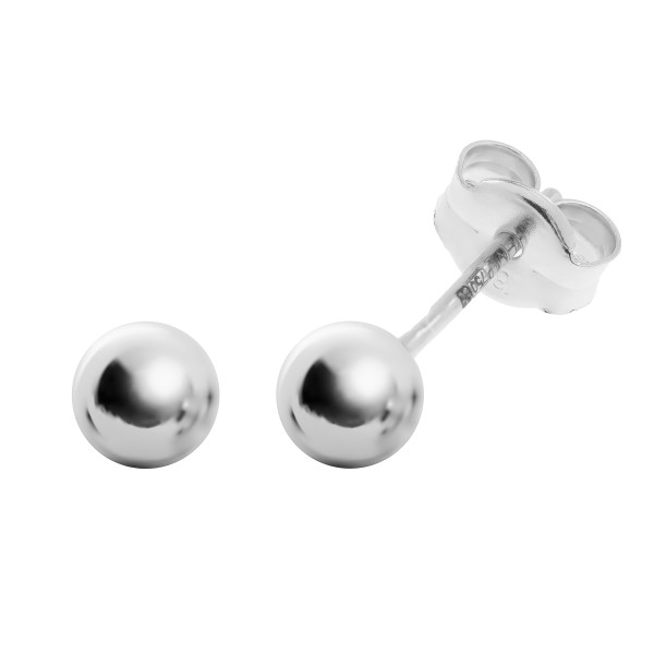 18ct White Gold Stud Earrings
