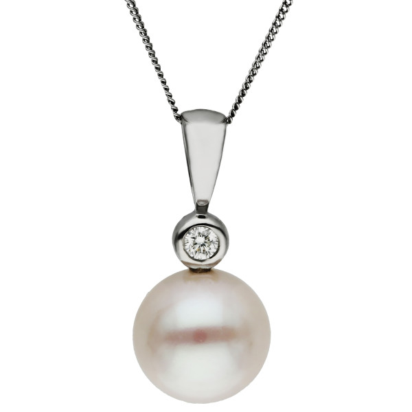 18ct White Gold Diamond & Pearl Pendant