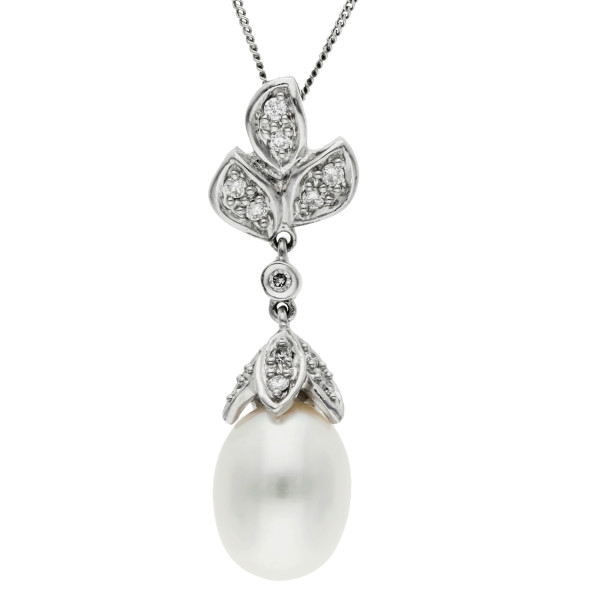 9ct White Gold Pearl & Diamond Floral Pendant