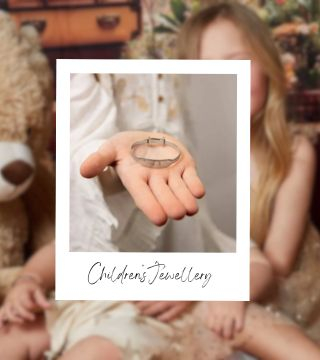 Pendants & necklaces